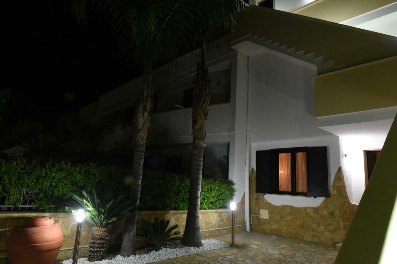 B&B Lady Jolanda Porto Cesareo Bagian luar foto