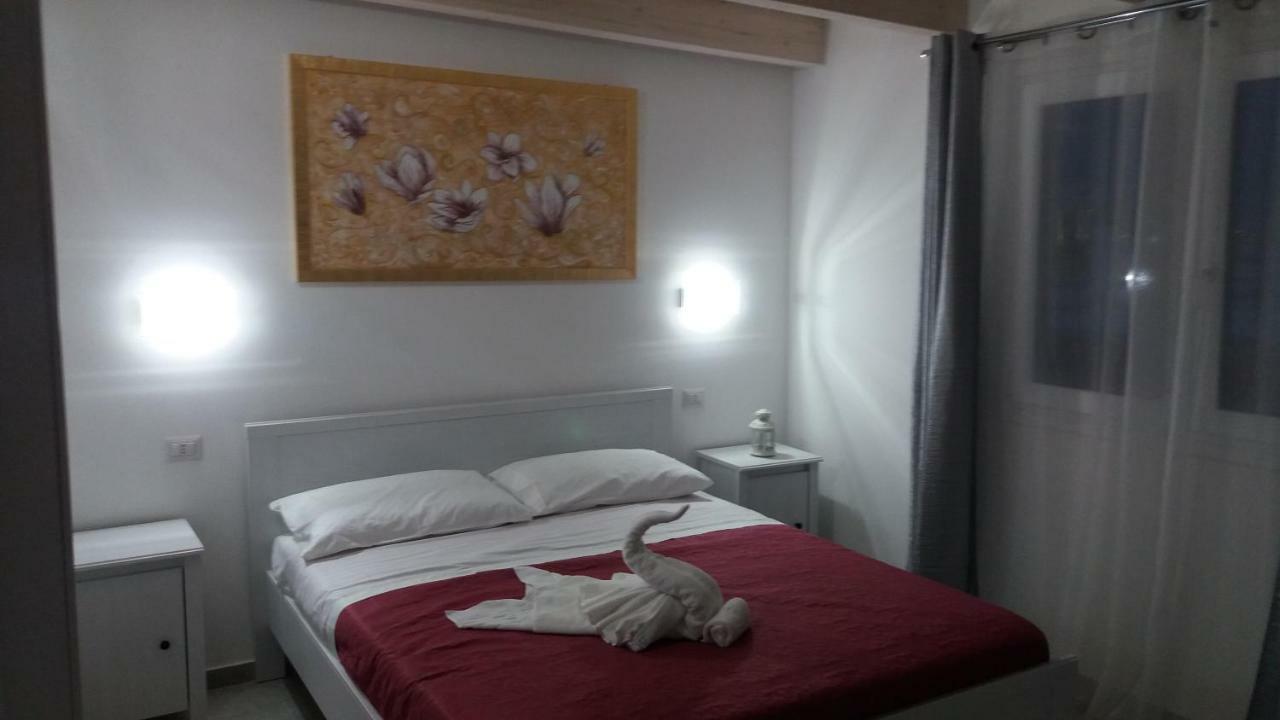 B&B Lady Jolanda Porto Cesareo Bagian luar foto